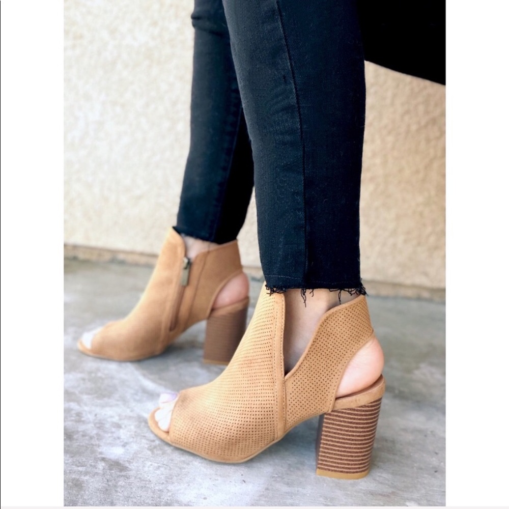 Sloan Bootie - Picture 4 of 7